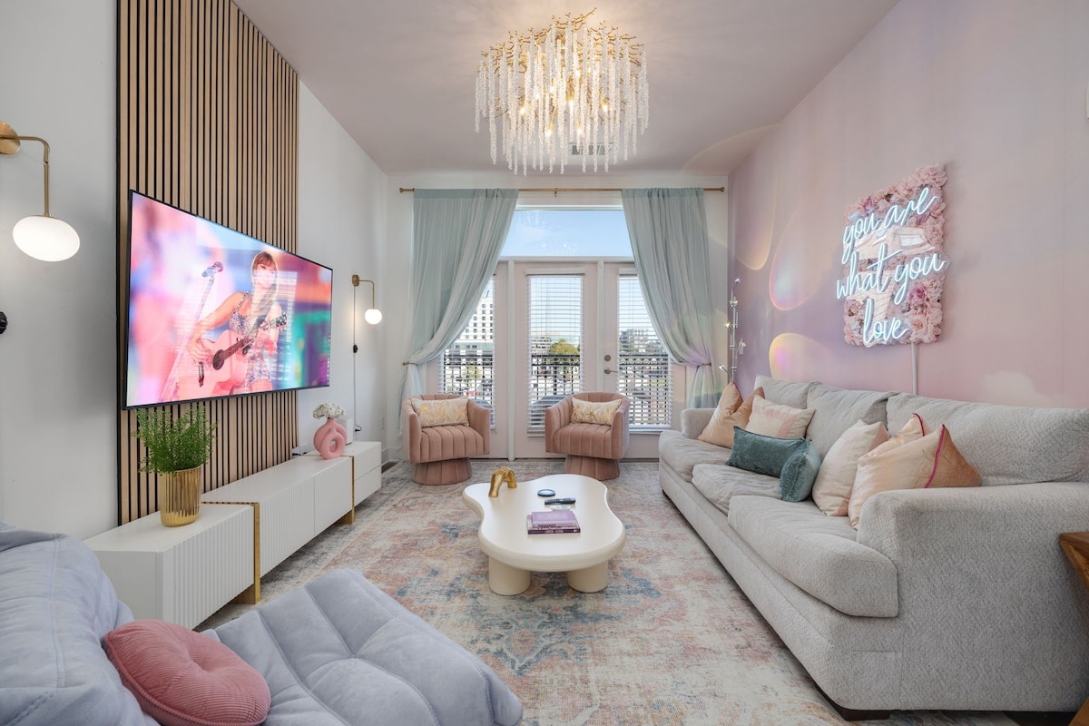 The Glam Getaway